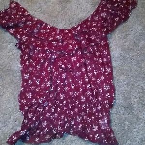 Miley Cyrus off the shoulder